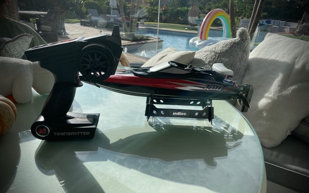 Cheerwing UDI 2.4Ghz RC Racing Boat