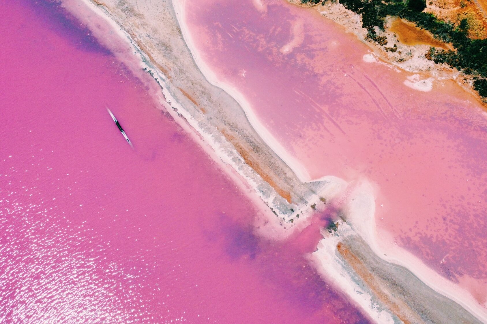 Hutt lagoon pink lake