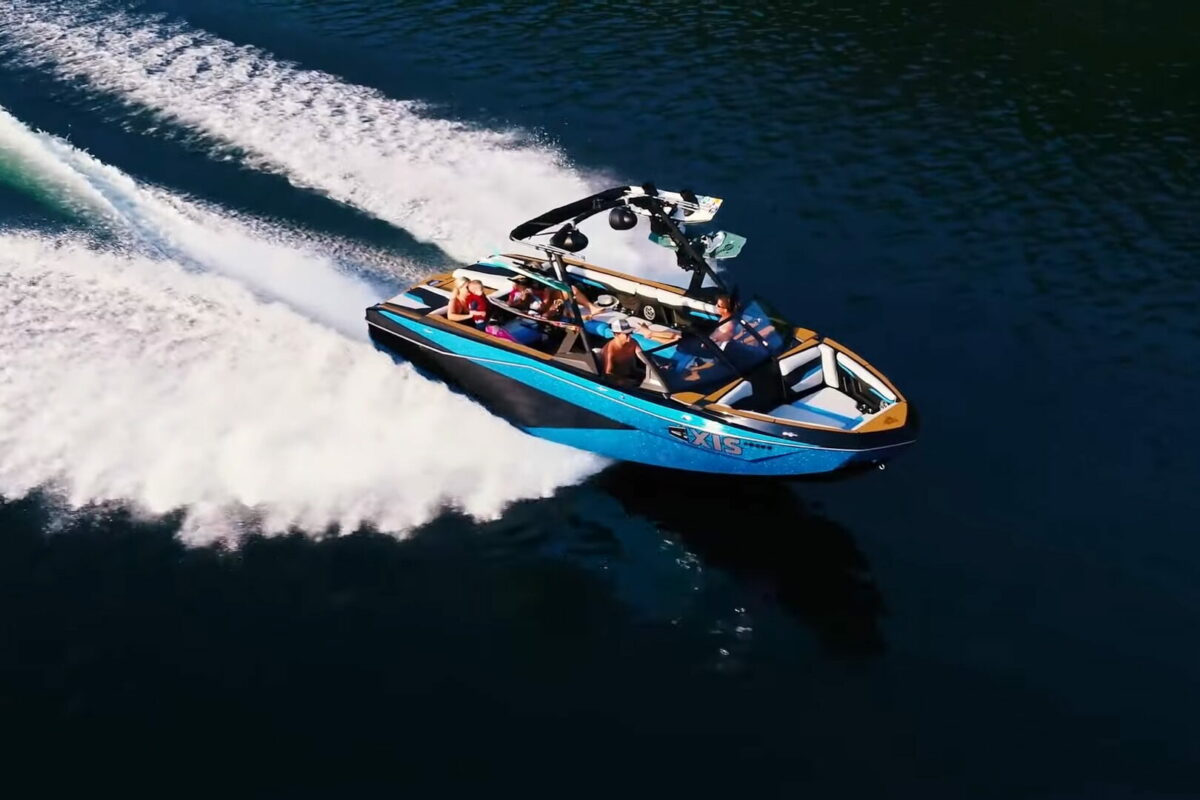 13 Best Ski Boats for Lakes in 2023 Lake Access